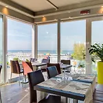 Hotel Adlon - Fronte Mare