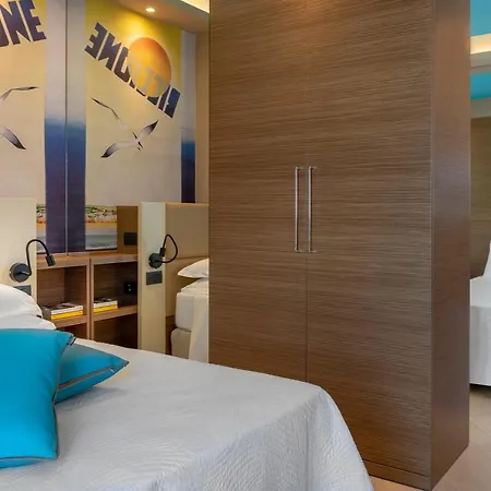 Hotell Adlon - Fronte Mare 3*