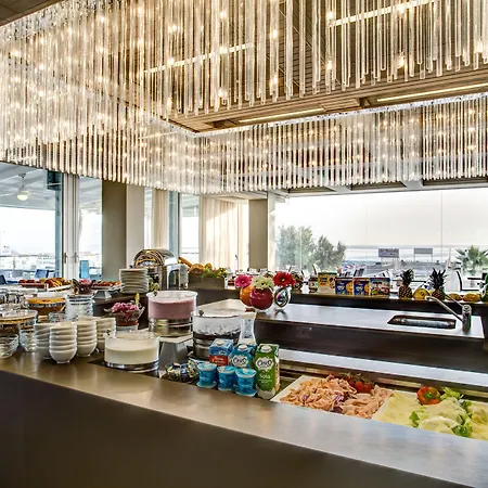 Adlon - Fronte Mare Hotell 3*