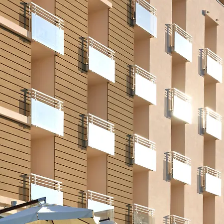 Adlon - Fronte Mare Hotell Riccione