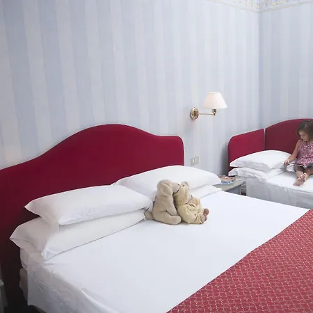 Adlon - Fronte Mare Otel 3*