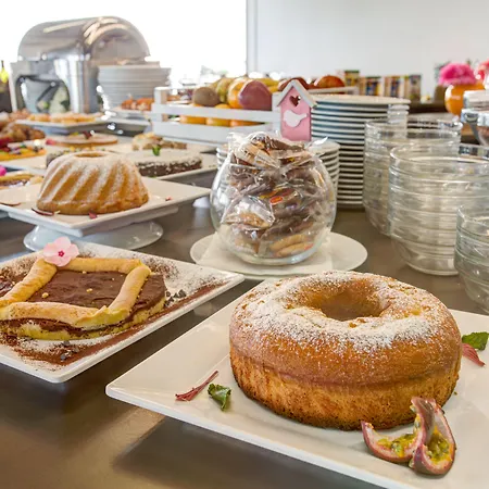 Adlon - Fronte Mare Otel