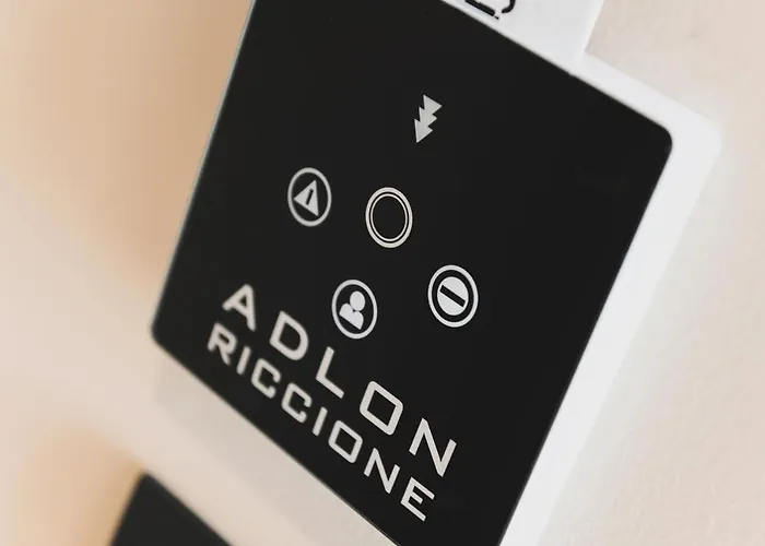 מלון Adlon - Fronte Mare 3*