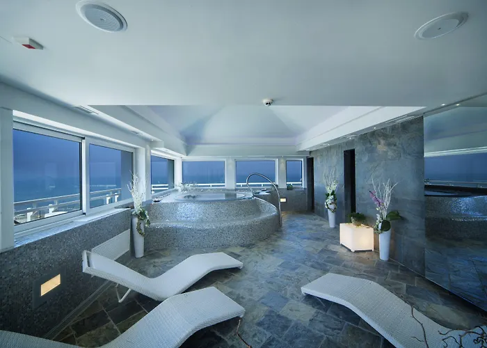 Adlon - Fronte Mare Hotel Riccione